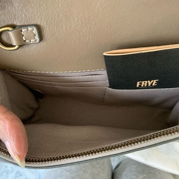 NWT Frye Olivia Wallet Leather Crossbody - Picture 3 of 7
